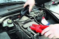 Как «прикурить» аккумулятор автомобиля