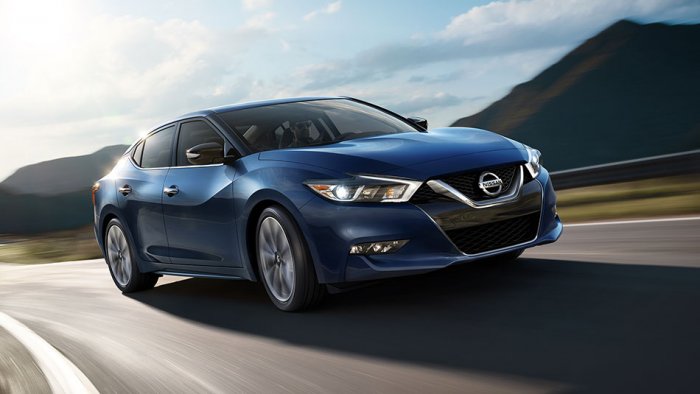 Восьмое поколение Nissan Maxima на фото