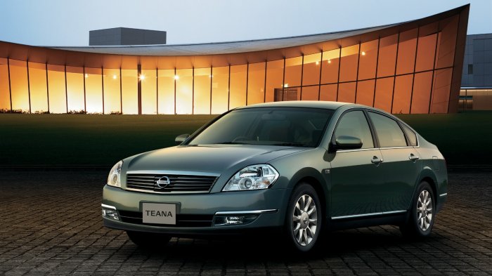 Описание Nissan Teana 2006